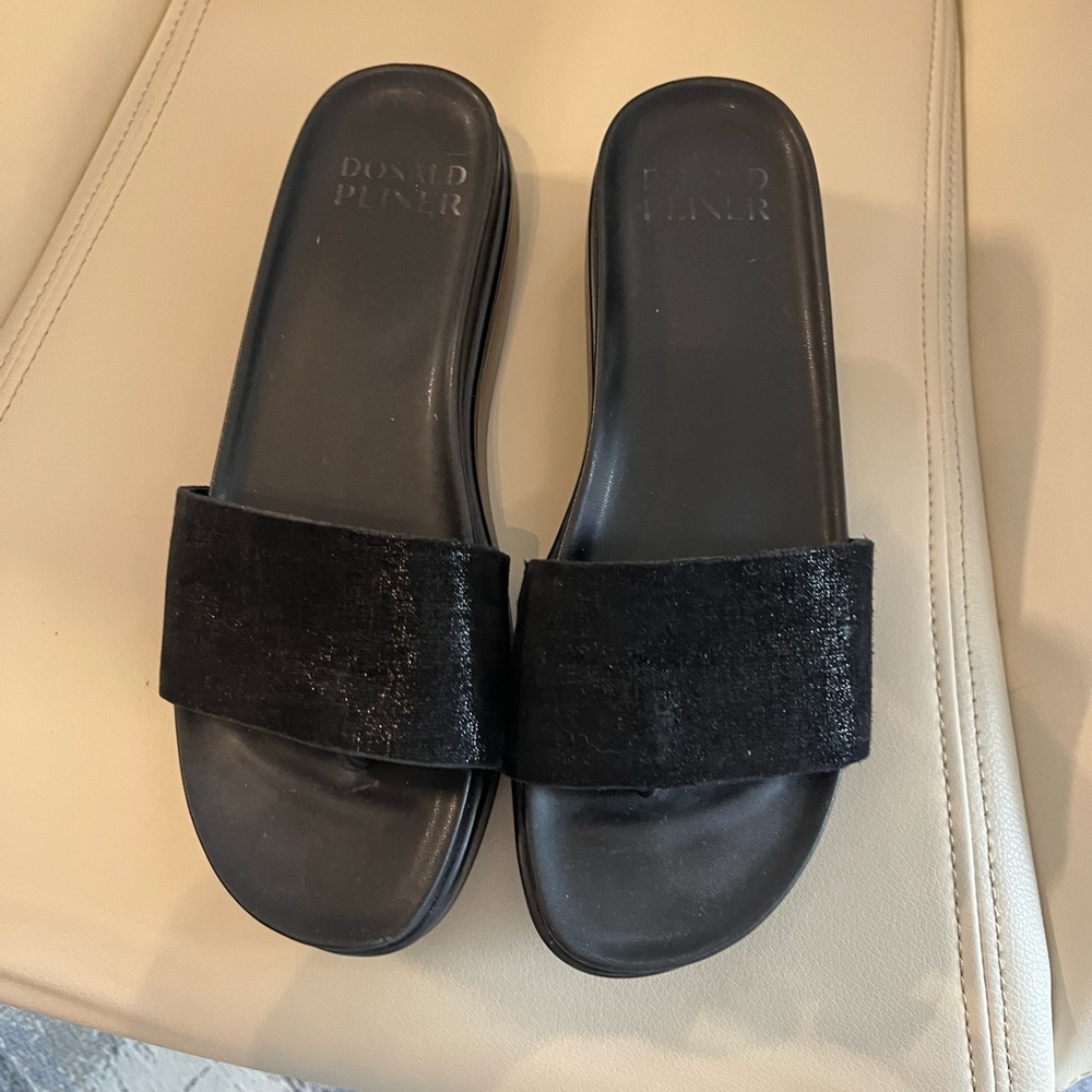 Donald Pliner Fifi Sandals Size 6